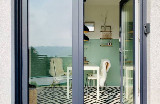 Cozy holiday apartment on the Rheinhöhe near Bonn for families