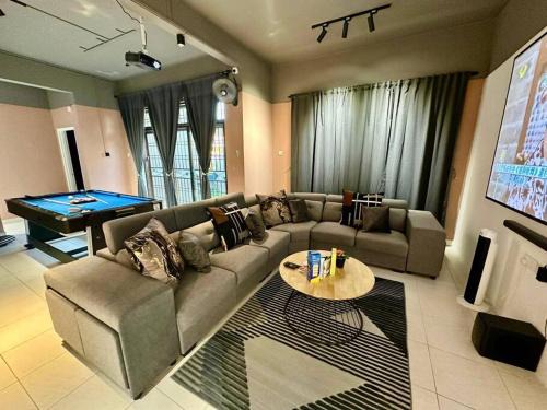Cozy Holiday Home Karaoke BBQ Bukit Indah JB