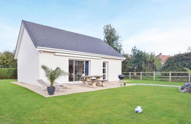 Cozy Home In Angerville-L'orcher