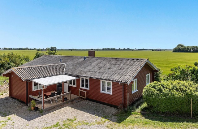 Cozy home in Bogense with sauna