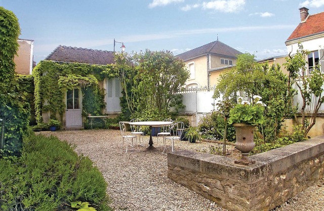 Cozy home in Chablis with WiFi