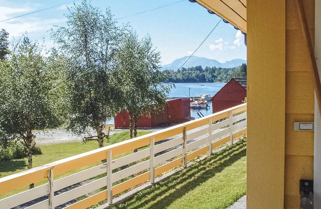 Cozy home in Hatlestrand with sauna