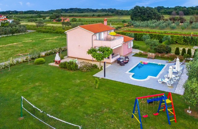 Cozy home in Pula with WiFi