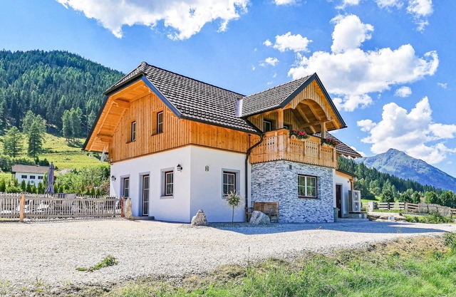 Cozy home in Weisspriach with sauna