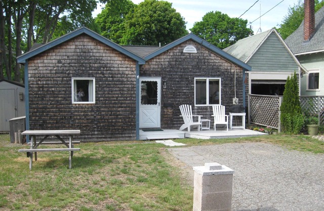 Cozy home on quiet residential street on the outer edge of Bar Harbor.