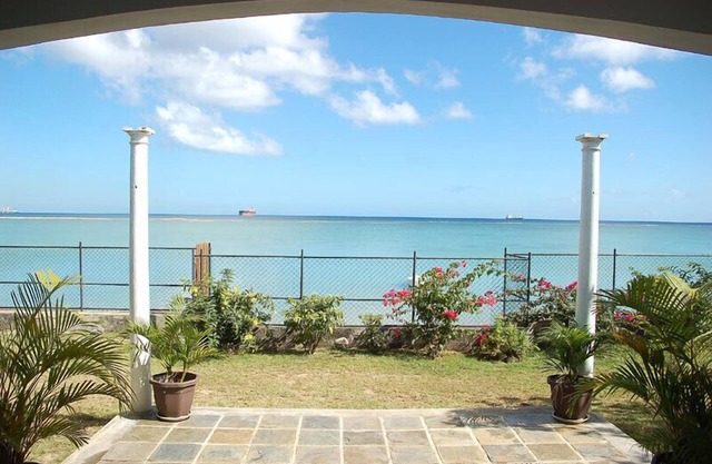 Cozy House By The Sea