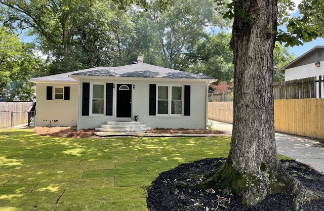 Cozy house close to everything you need for a comfortable stay.