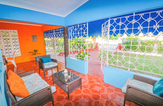 ★ Cozy Kingston Getaway ★ Relaxing, Quaint & Centrally Located ★
