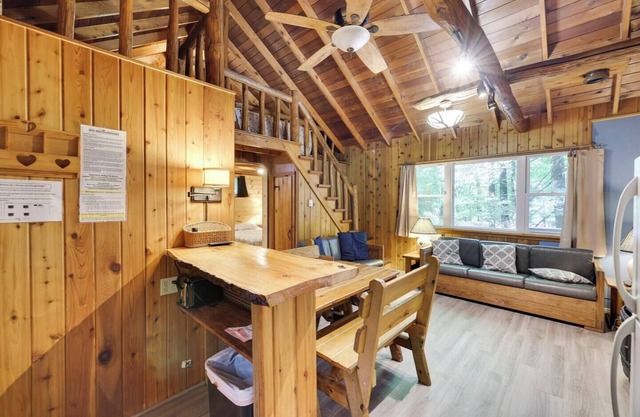 Cozy Lake Cabin #4 w/boatdock