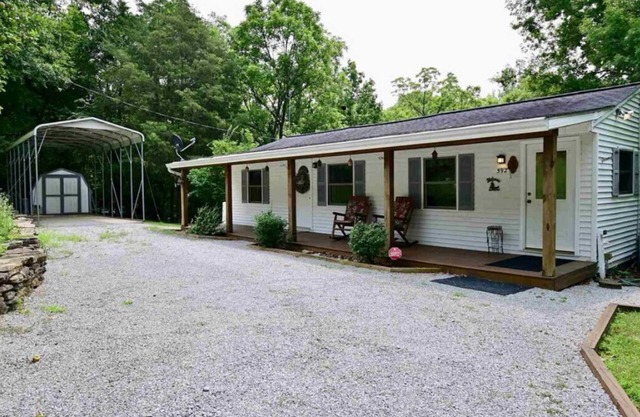 Cozy Lake House: Ark Encounter, Kincaid Lake, KY- Fishing, Scenic Get-Away
