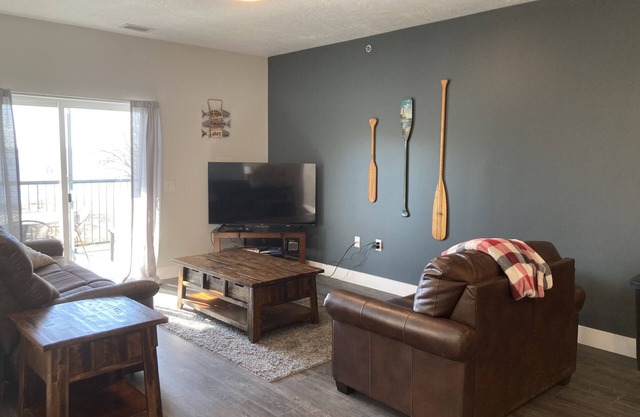 Cozy Lake View Condo