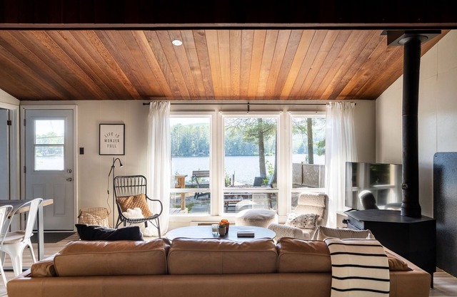 Cozy Lakefront Cottage | 2.5hrs from GTA & Ottawa