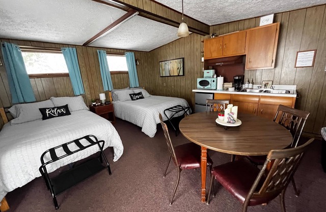 Cozy Lakeside Studio #4 Retreat on Lake Superior - Perfect for ORV!