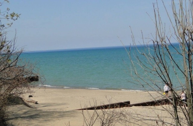 Cozy Lexington cottage! Stroll down to the sandy beach of Lake Huron!