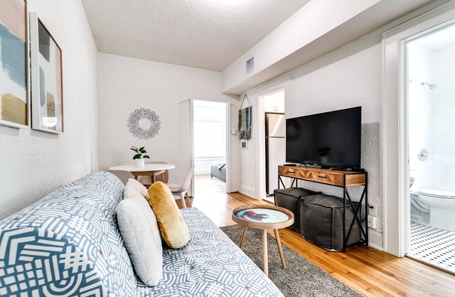 Cozy Little Havana Apt/Centrally located