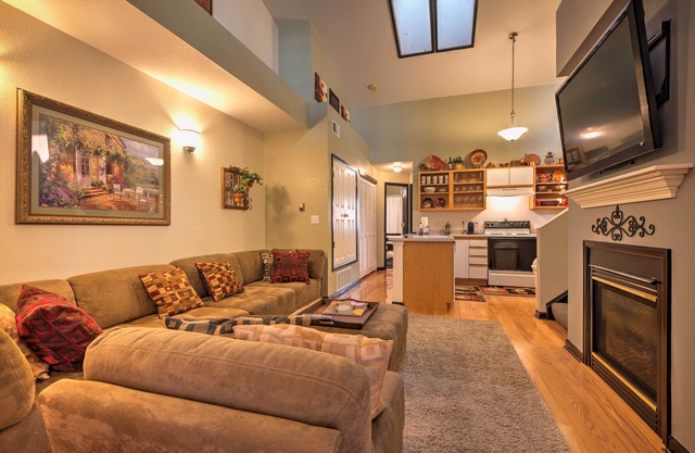 Cozy Littleton Condo w/Loft & Patio on Golf Course