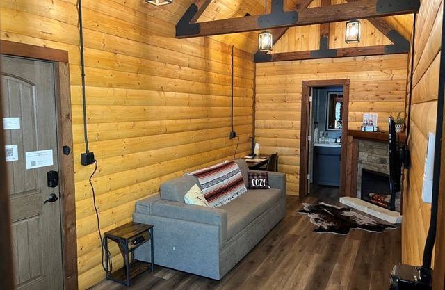 Cozy Loft Cabin Themed Suite - Downtown Sabetha - Rustic Charm w/Modern Comfort