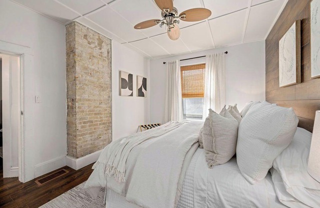 Cozy Luxe Apartment Near Western & St. Joseph’s