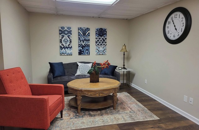 Cozy luxury apartment near downtown London.
