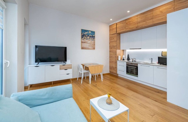 Cozy McDonalds ap by Polo Apartments