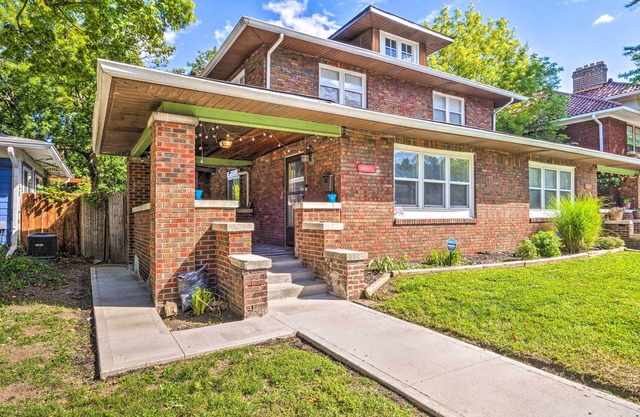 Cozy + Modern Indy House ~ 5 Mi to Downtown!
