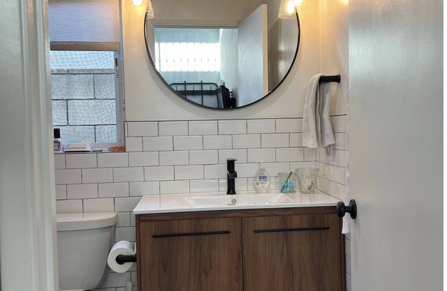 Cozy modern studio plus huge loft, new construction