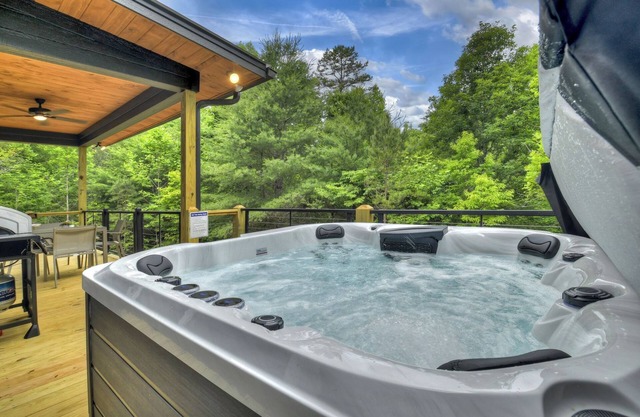 Cozy, modern vibes plus a hot tub! - Casa Moderne