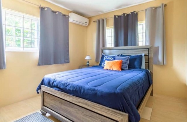 Cozy mountain and garden view home away from home. Great getaway spot.