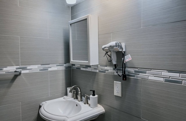 Cozy Newly Renovated Apartment