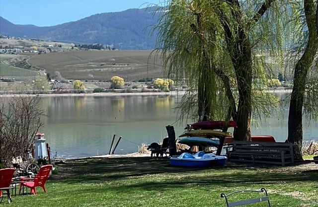 Cozy Nook on Swan Lake , Vernon, B.C.