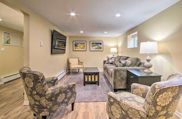 Cozy North Bend Getaway in Walkable Location!