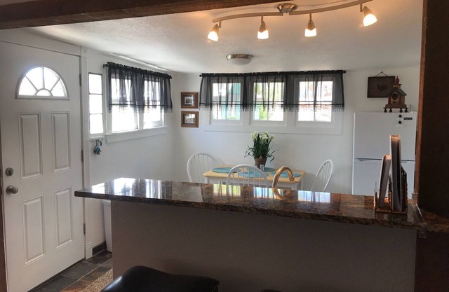 Cozy OCC Cottage! Be Our Guest In Historic Old Colorado City