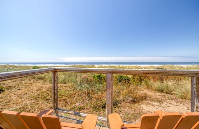 Cozy Oceanfront Home with Wrap Around Windows! Beach access on the property!