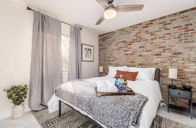 Cozy OSU/Short North 2B Condo, Walkable w/Parking