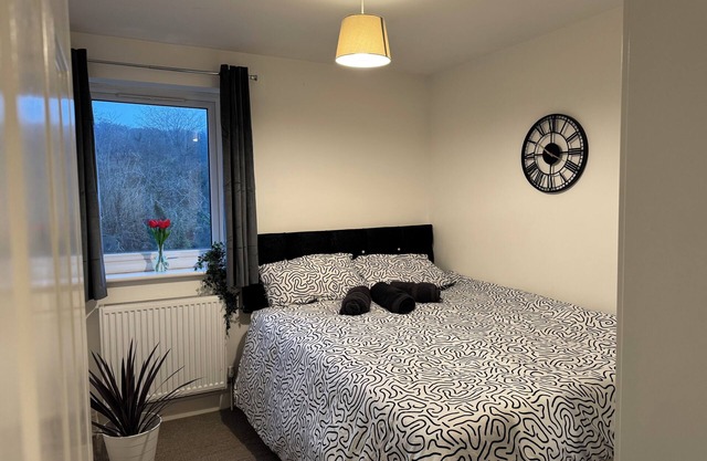 Cozy peaceful apartment in the centre of Luton near Airport,Train Station and FC