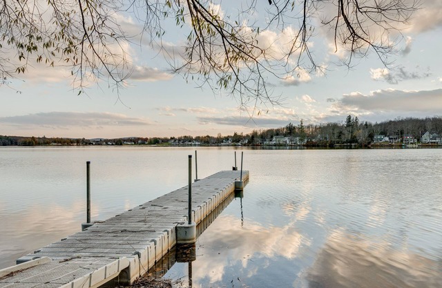 Cozy Pennsylvania Home w/Fire Pit & Dock Access!