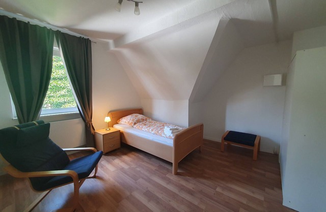Cozy private room with shared bathroom centrally located - at Mainz University Hospital
