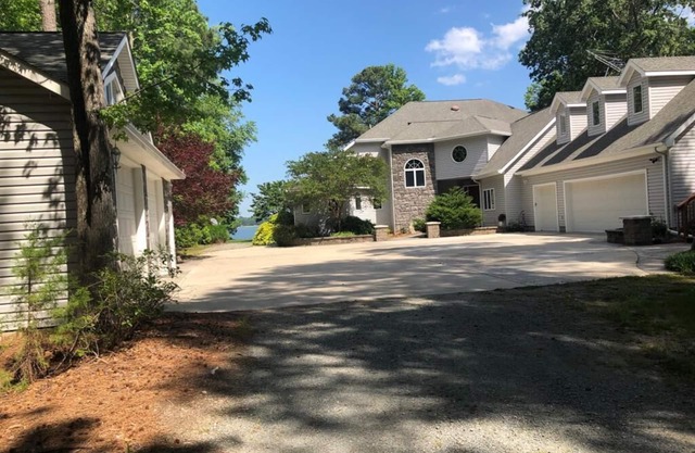 Cozy, Private Water Front Home with Long Pier