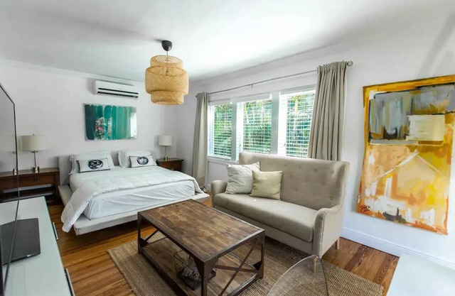 Cozy Remodeled Private Guest House