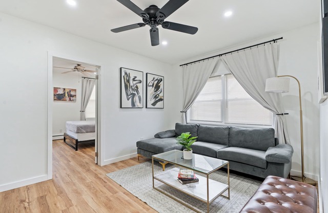 Cozy Retreat 15Min to NYC, MetLife, Mall + Free Parking