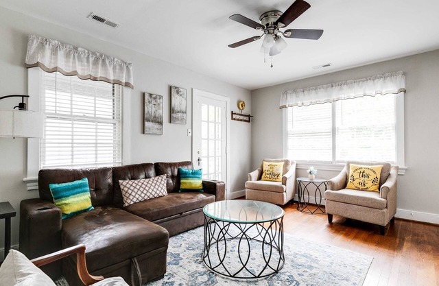 Cozy Retreat in Scott's Addition with Free Parking 4A