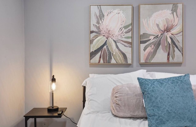 Cozy Retreat Near O'Hare,Free Parking