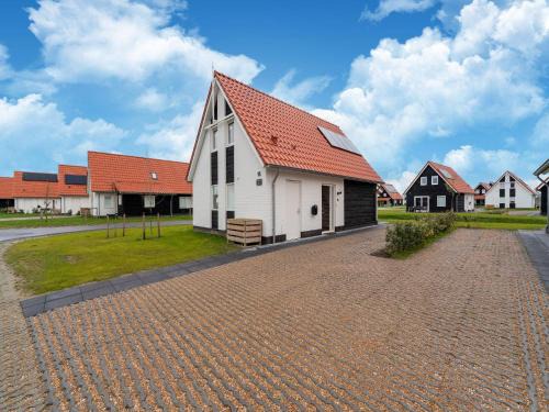 Cozy Retreat with parking