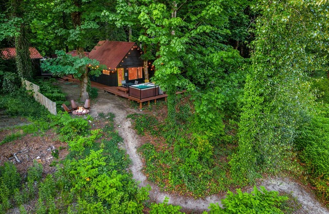 Cozy Riverfront Retreat W/Hot Tub & Epic Mt Index Views