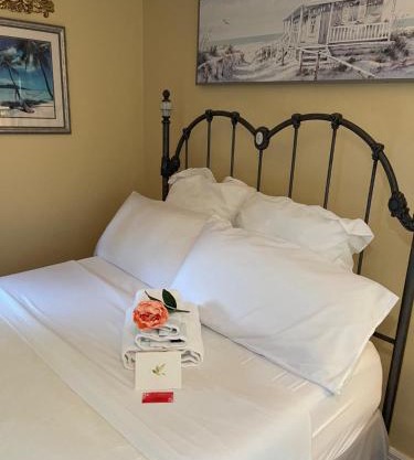 Cozy room near Airport & Highway