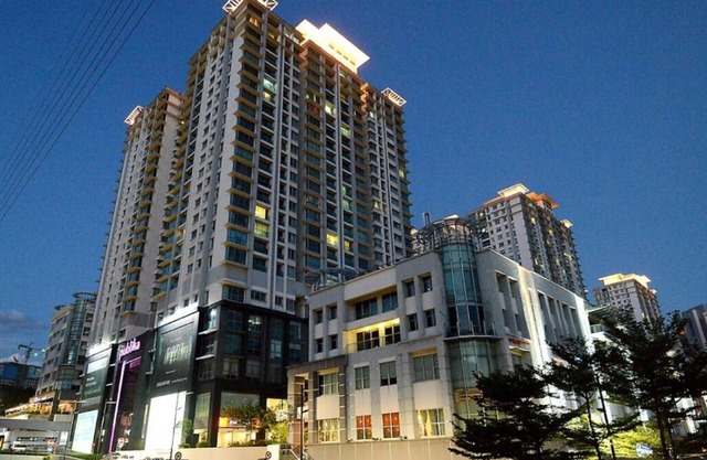 Cozy Room on Top of Publika Shopping Gallery, Solaris Dutamas, Mont Kiara.