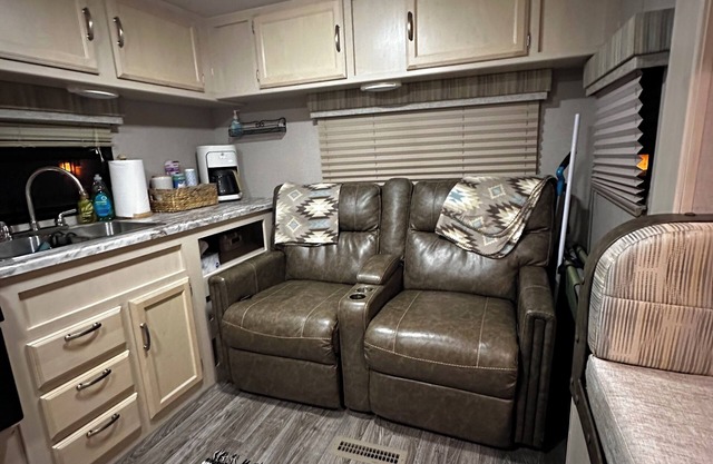 Cozy RV in superb San Angelo State Park