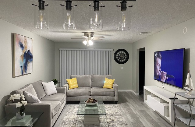 Cozy Sarasota home near beaches downtown airport Anna Maria Island, Siesta Beach