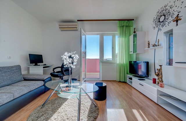 Cozy Sea View Apartment Marinely with big garden and BBQ