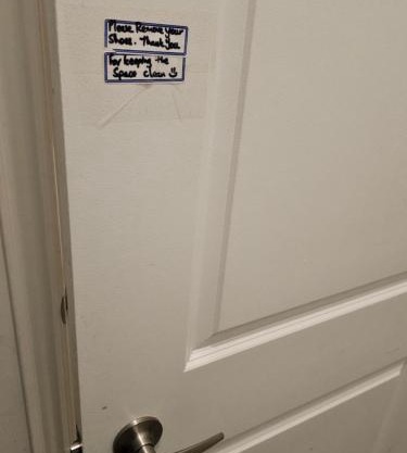 Cozy, Spacious 2 bdrm basement apartment with kitchenette, sleeps up to 5